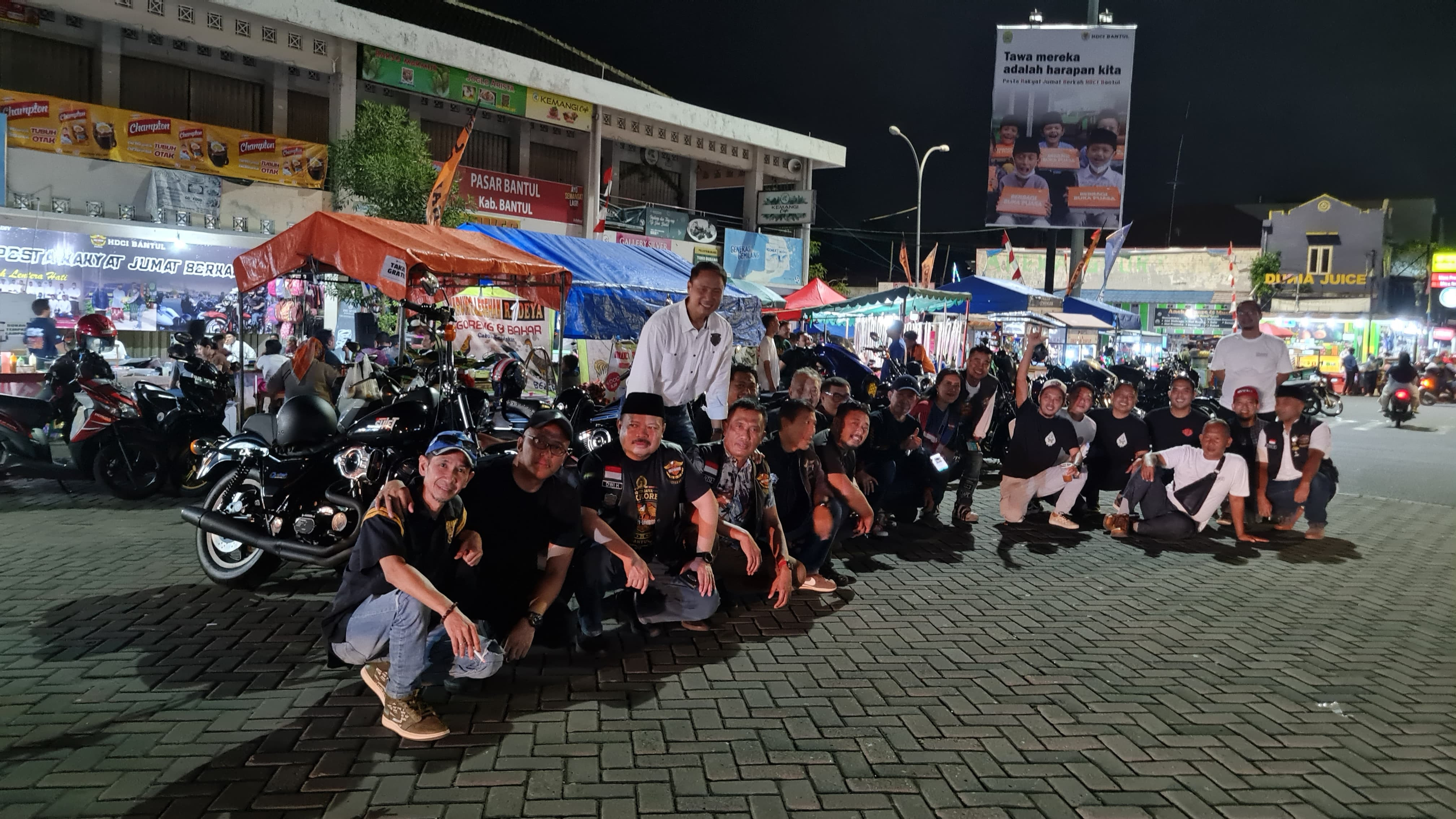 Unik! Komunitas Moge HDCI Bantul Gelar Baksos dan Berbagi Takjil Di Pasar Bantul
