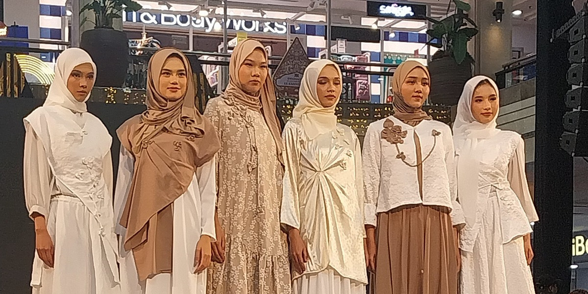 Rayakan Anniversary ke-20 Plaza Ambarrukmo, Modest Style Runway 2026 Pukau Pengunjung dengan Eksplorasi Wastra Modern ​