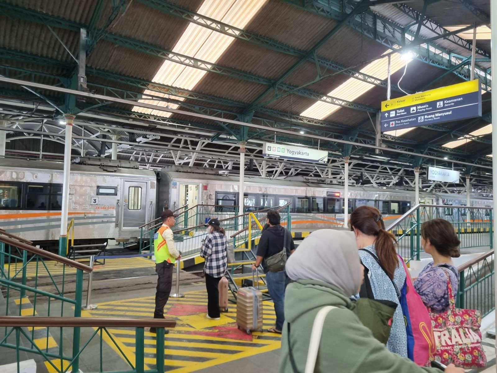 KAI Daop 6 Yogyakarta Catat Penjualan Tiket Lebaran Tertinggi pada 3 April 2025 atau H+2