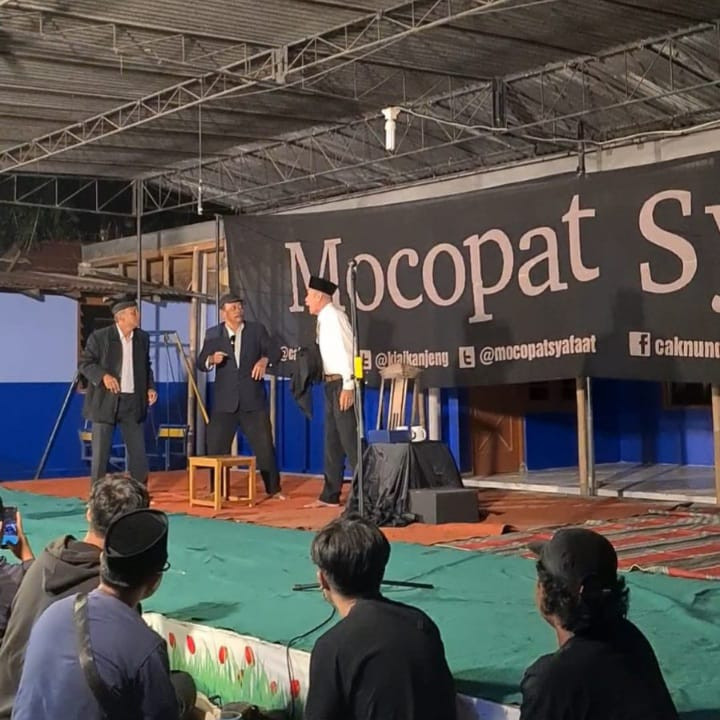Pentas Fragmen The Jongos dan Gugus Krearif Cak Nun