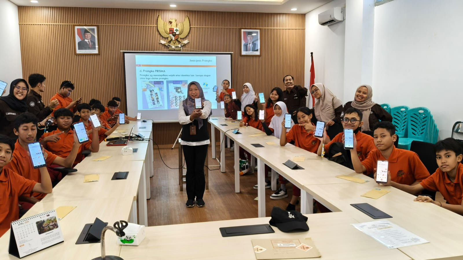 Siswa SMP Labschool UNY Ikuti Edutrip BI DIY dan Kantor Pos Besar Yogyakarta
