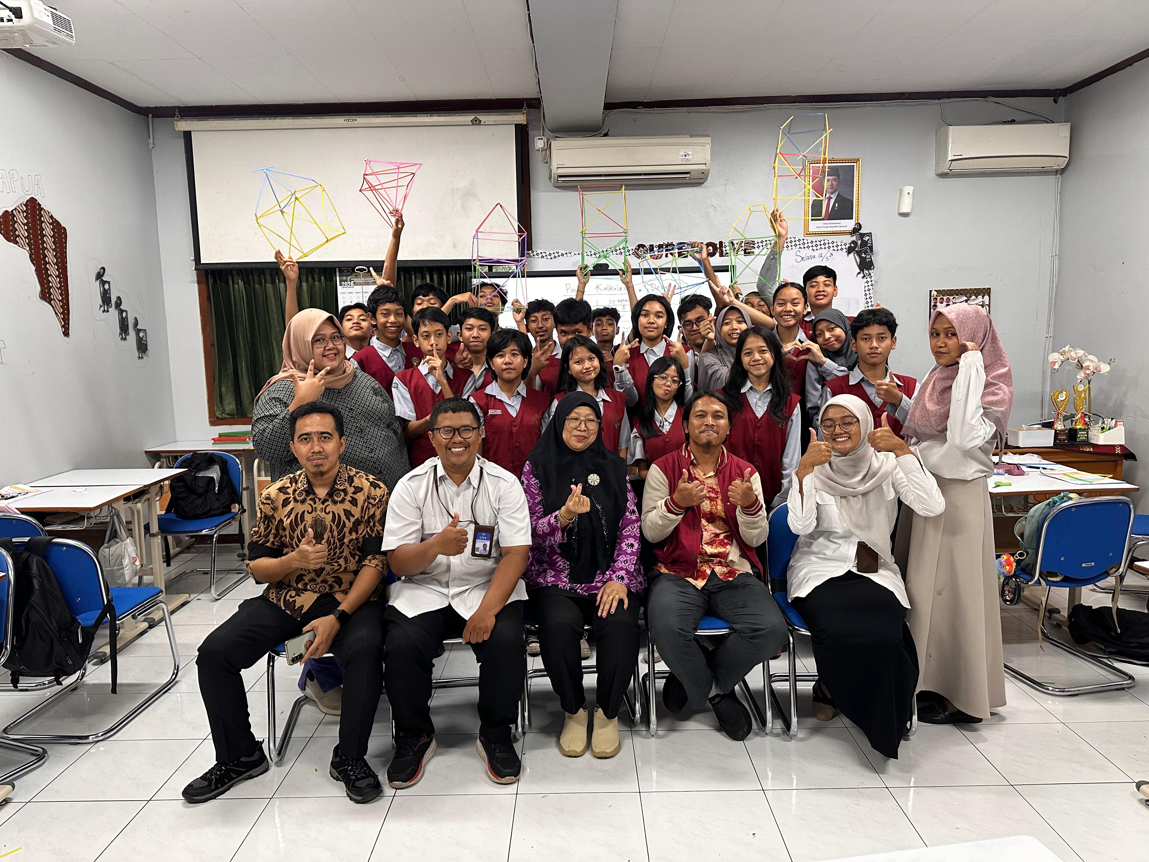 MURAH, MUDAH, DAN BERMAKNA: FILOSOFI STEM SMP LABSCHOOL UNY YANG MENARIK PERHATIAN PSKP KEMENDIKDASMEN