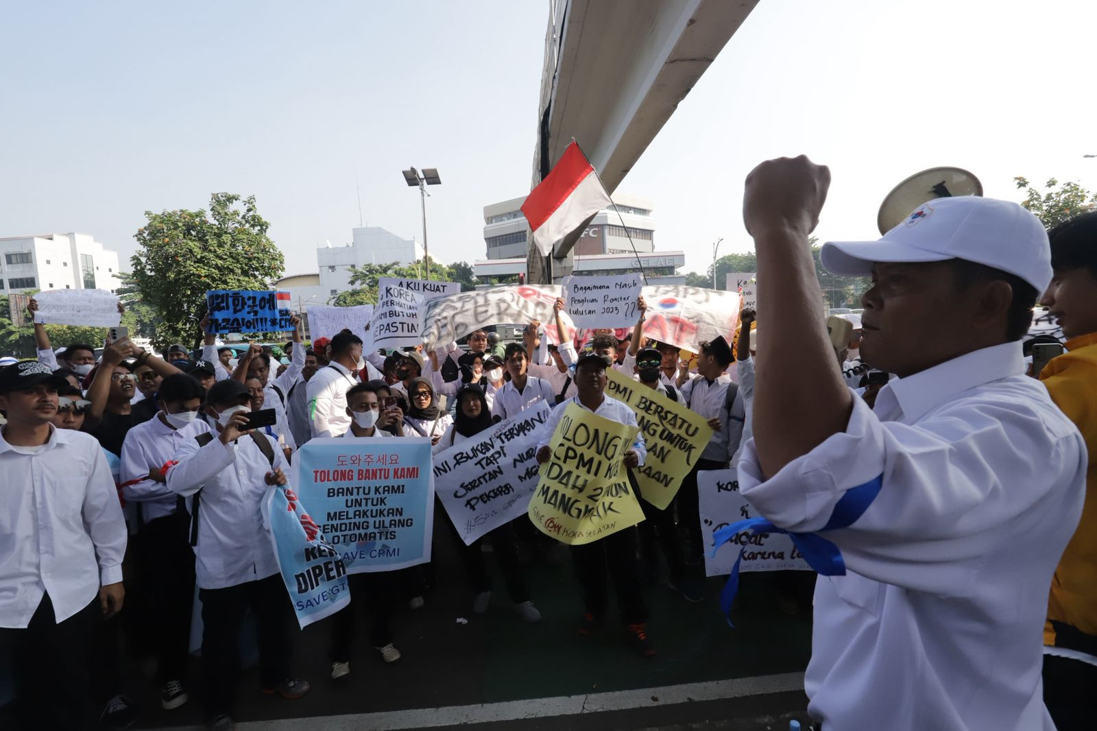 Ribuan Pekerja Migran Korea Turun Ke Jalan Tuntut Kinerja KP2MI